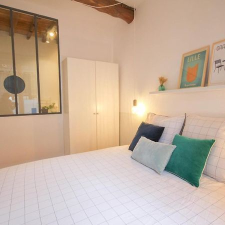 In The Heart Of Old Lille: Rue De La Monnaie Apartamento Exterior foto